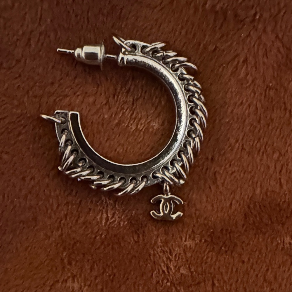 CHANEL Silver Dragon Motif Earring
